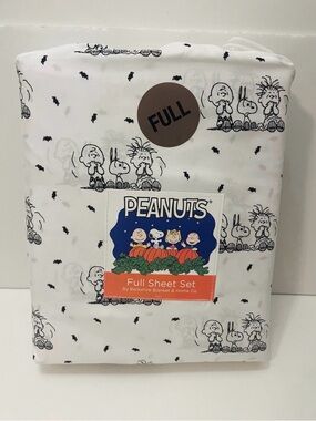 Berkshire Peanuts Halloween Full Size Sheet Set Black & White Peanuts Gang Scare